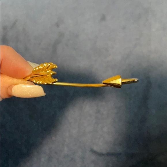 Stella & Dot Gilded Arrow Bangle in Gold - Picture 4 of 4